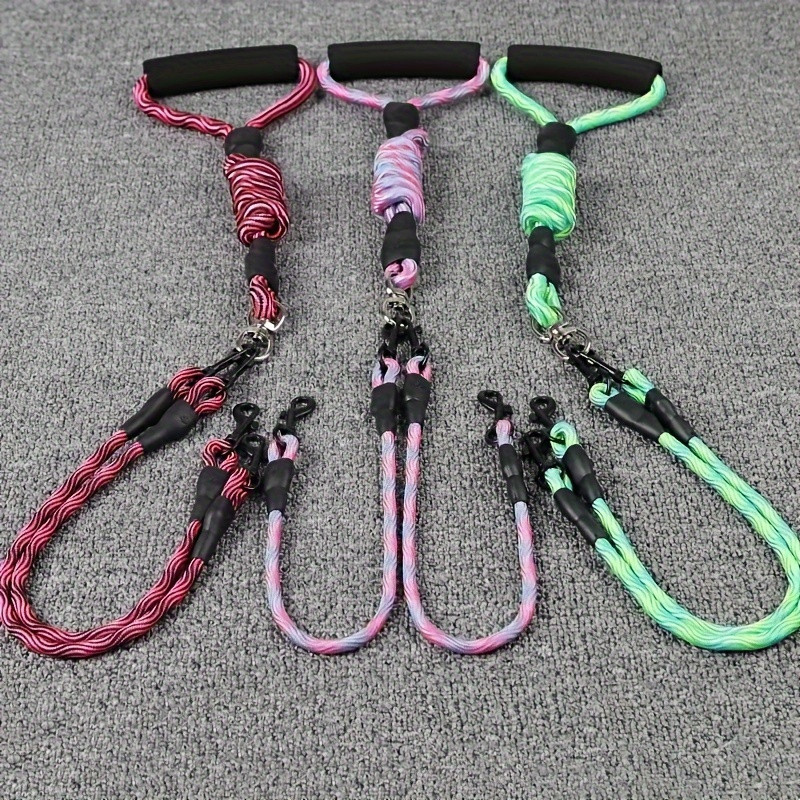 Wave Pattern Double Dog Leash - Removable, tangle-free nylon leash for two dogs on a walk