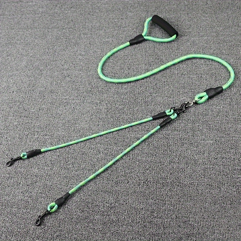 Wave Pattern Double Dog Leash - Removable, tangle-free nylon leash for two dogs on a walk
